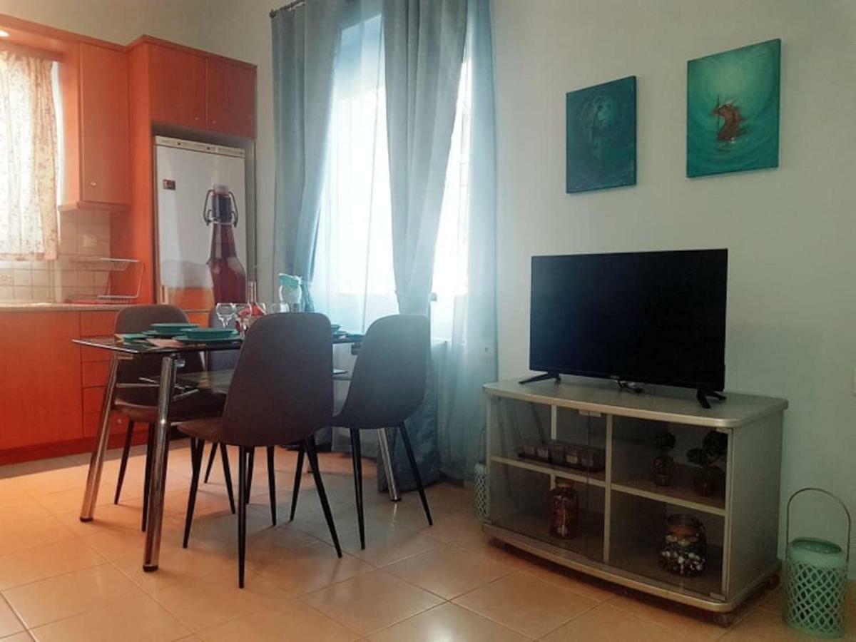 אתונה Cozy Apartment Near Monastiraki מראה חיצוני תמונה